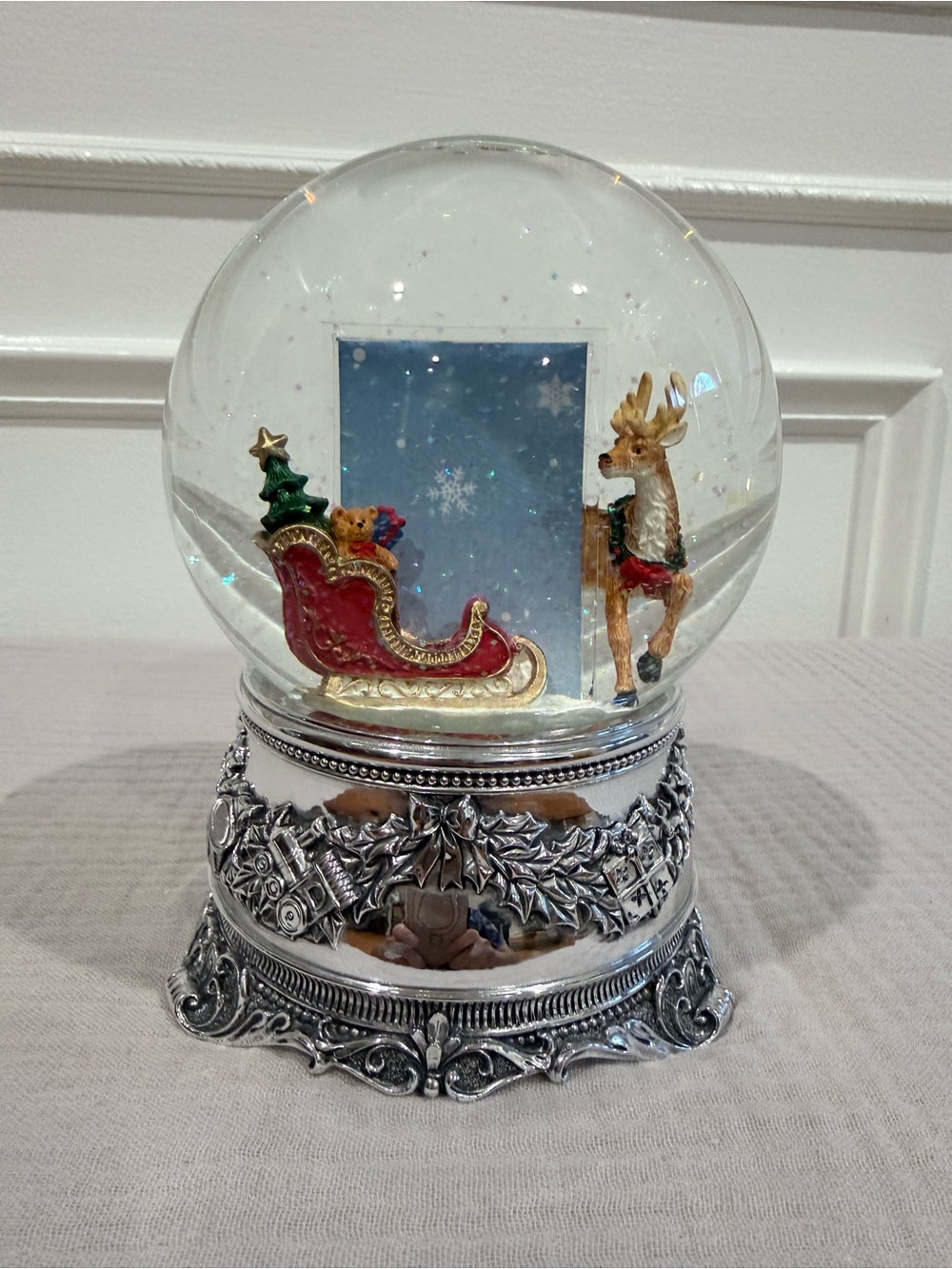 Kirkland Signature Christmas Sleigh Reindeer Photo Snow Globe Plays Jingle Bell